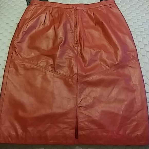 100% Genuine Leather Red Skirt w/back slit - Picture 2 of 2