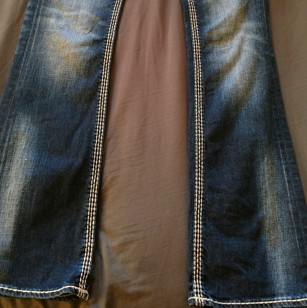SOLD***Size 28 Rock Revival Jeans - Picture 5 of 5