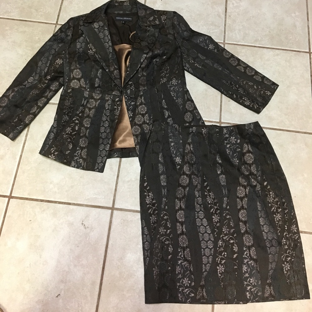 Brown Stunning 3-Piece Suit