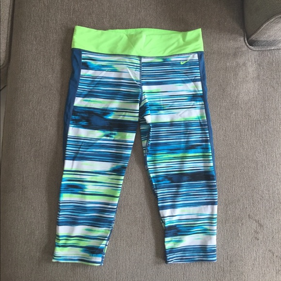 Nike Pants - Nike Capri pant