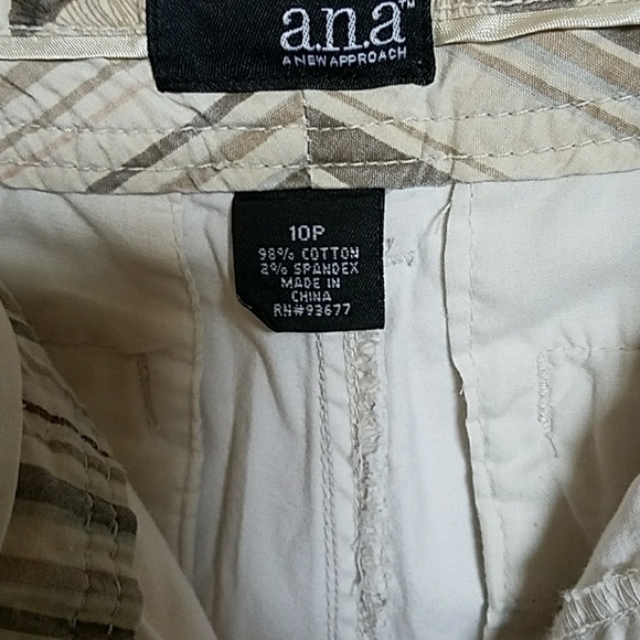 Shorts - Picture 2 of 4