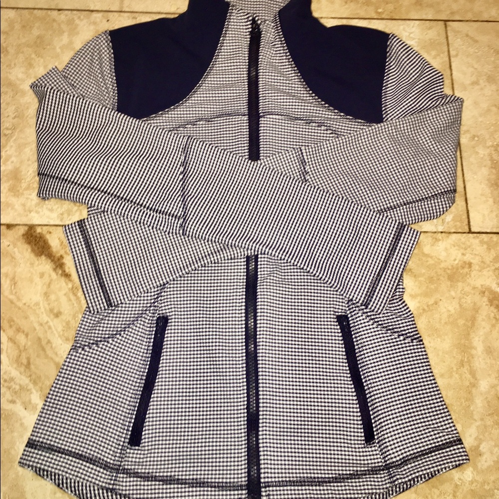 Lululemon navy and white gingham check jack