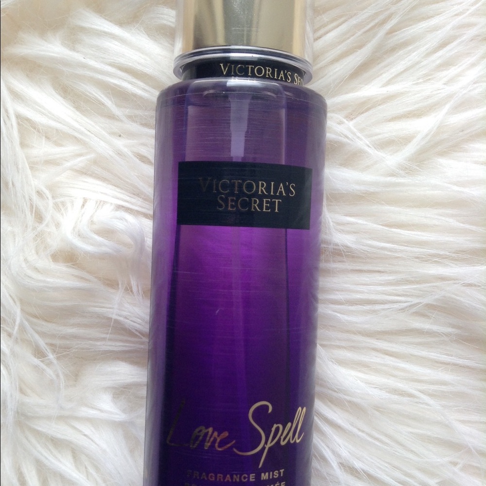 victorias secret body mist- love spell