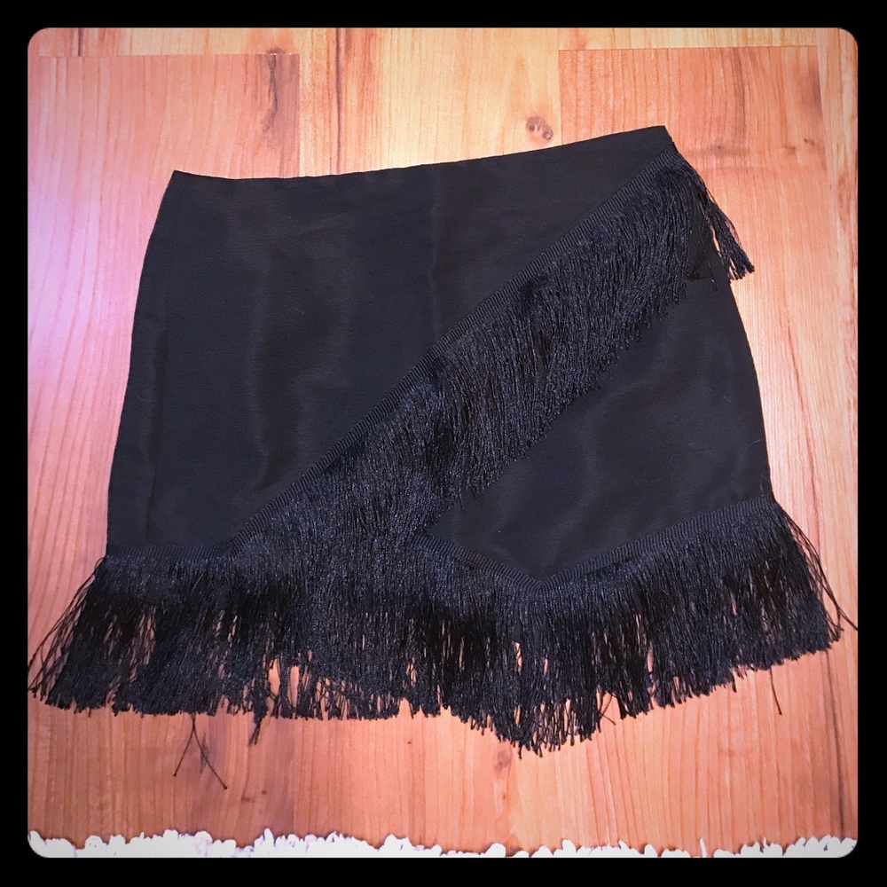 🌹Kendall & Kylie fringe skirt, small 🌹