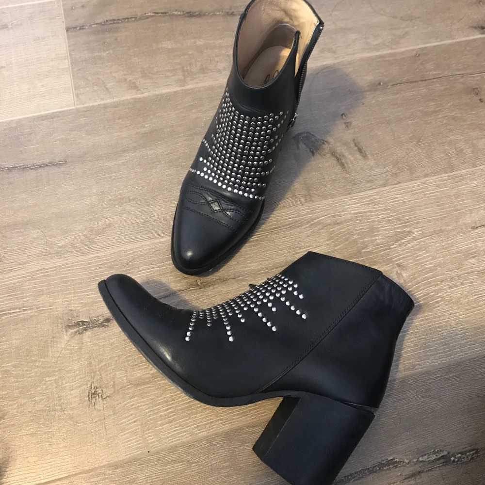 Sole child Black studded booties