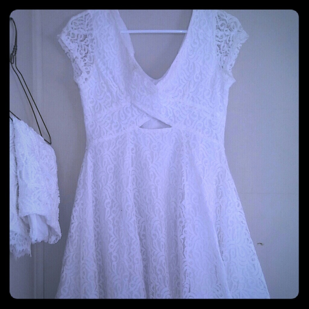 Jessica Simpson White Midi Dress
