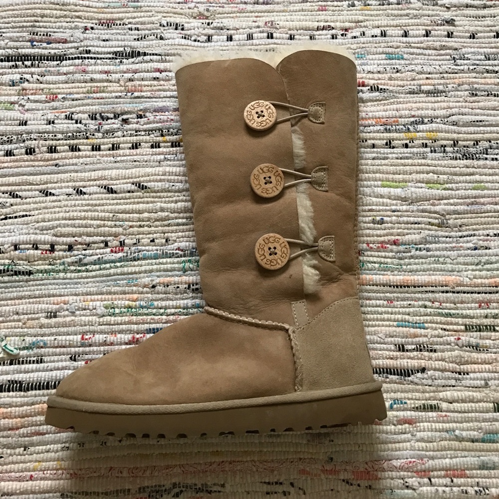 Sand triple bottom Ugg boots