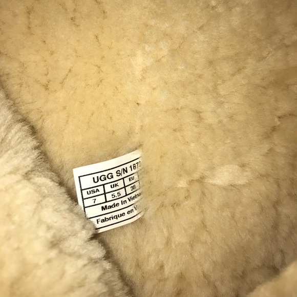 Sand triple bottom Ugg boots - Picture 4 of 7