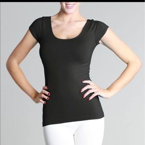 Nikibiki cap sleeve tee. Black