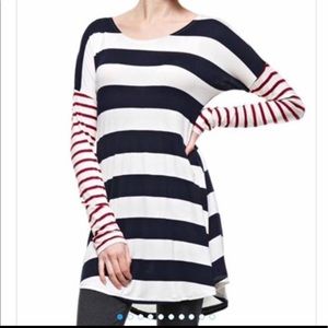 Multi stripe long sleeve tee. Navy