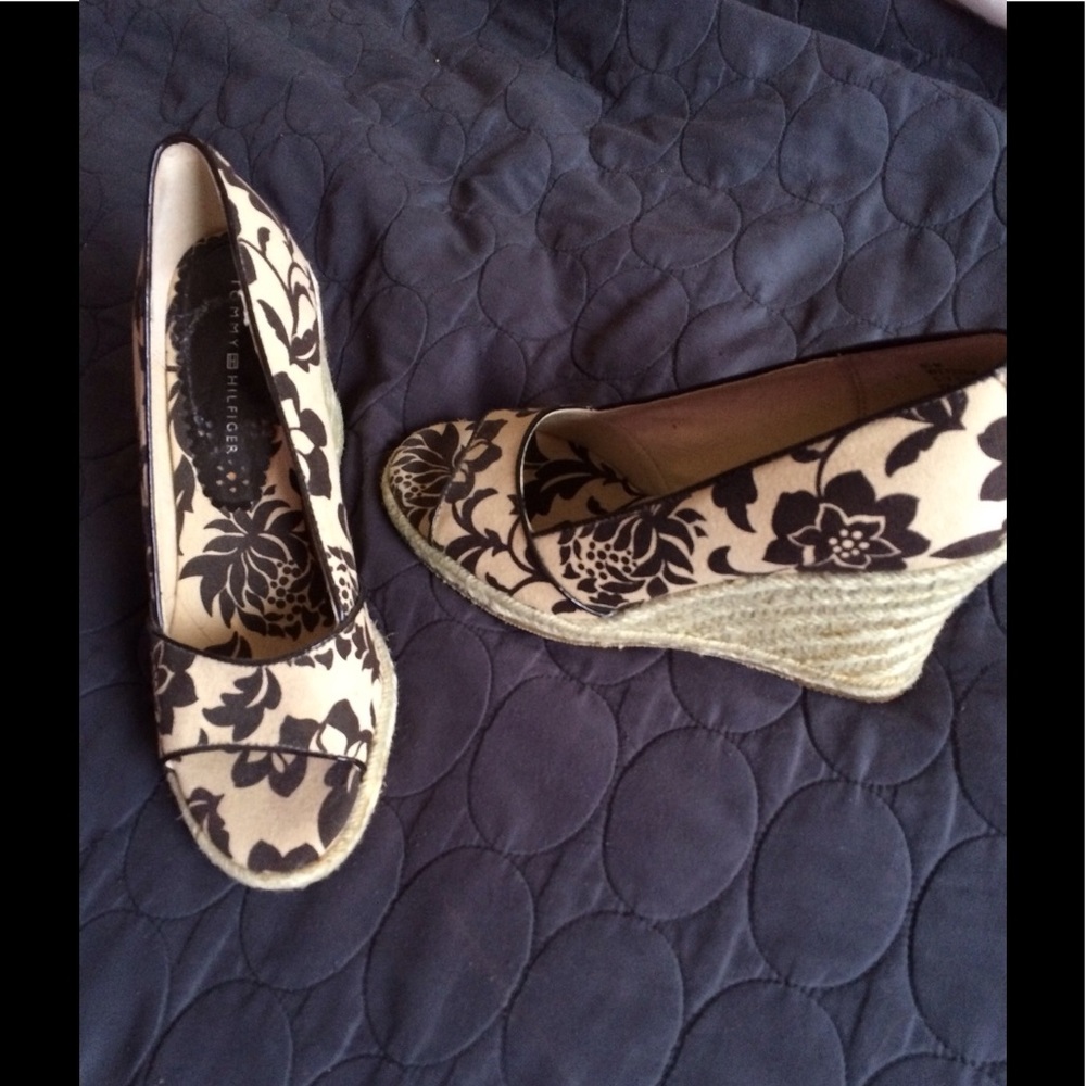 Tommy Hilfiger khaki brown floral wedge