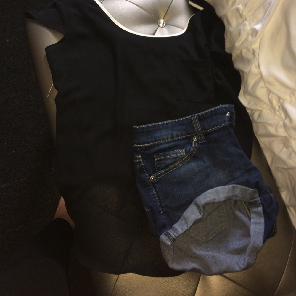 Shirt cute top little bows and nice pair of shorts