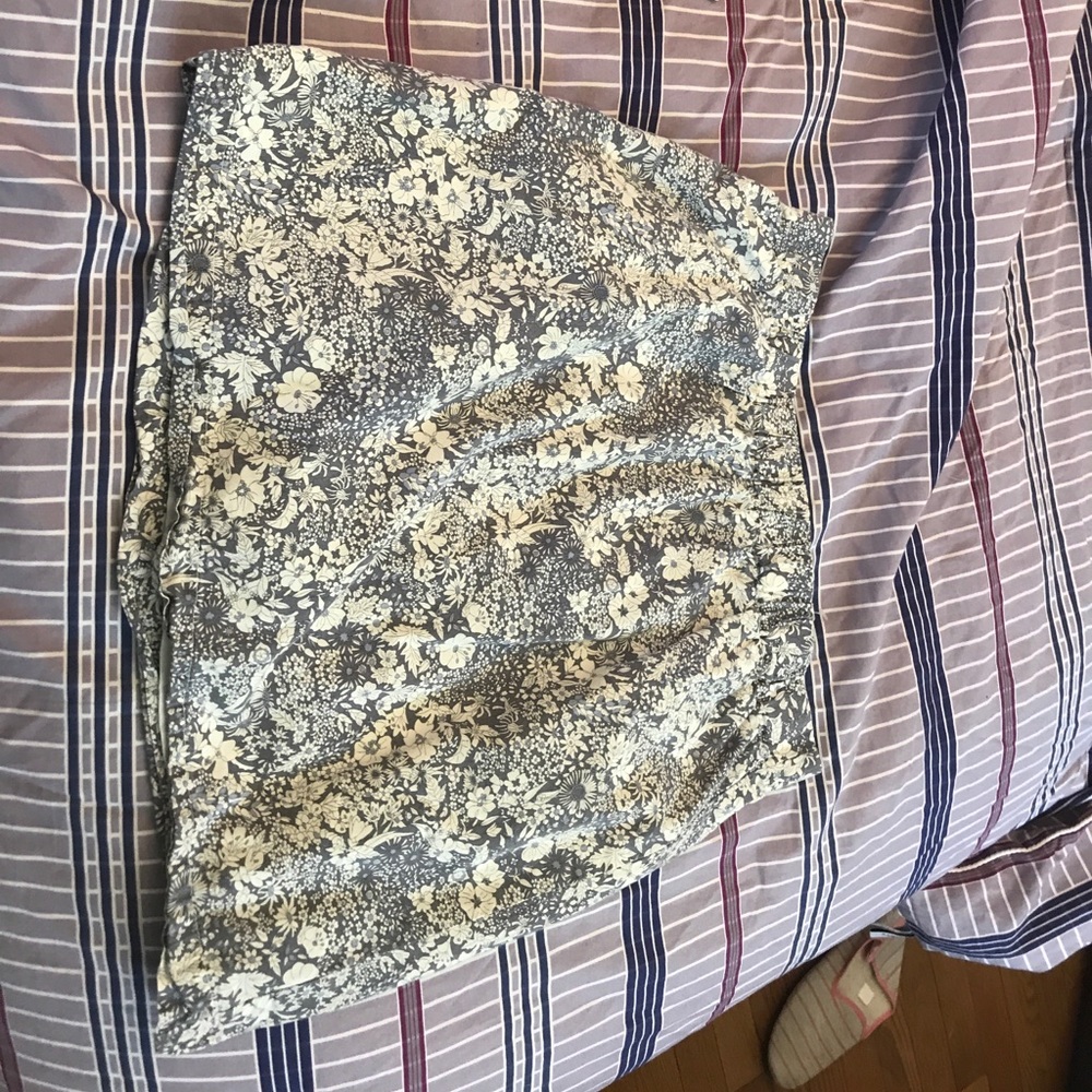 j. Crew floral mini skirt bold rear zip Sz 00