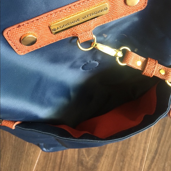Navy blue Adrienne Vittadini bag - Picture 5 of 6