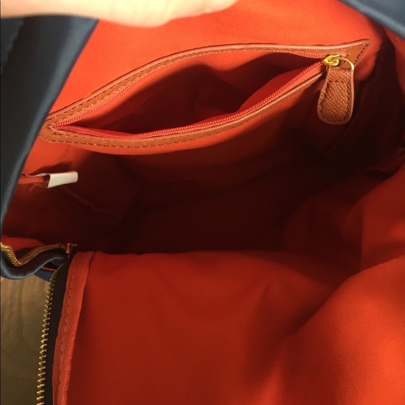 Navy blue Adrienne Vittadini bag - Picture 6 of 6