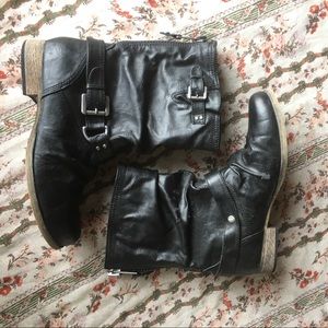Combat style ankle boots with zipper back. Size 7