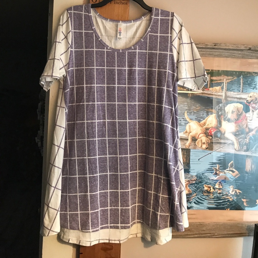 Lularoe medium perfect tee