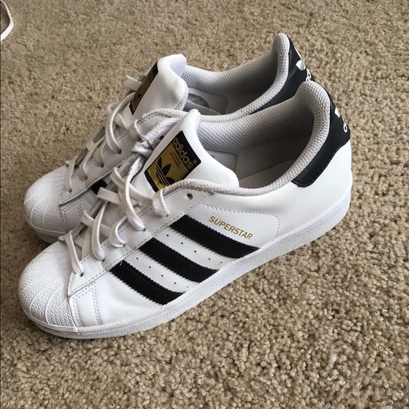 Adida black and white superstar shoes!!!! - Picture 4 of 5