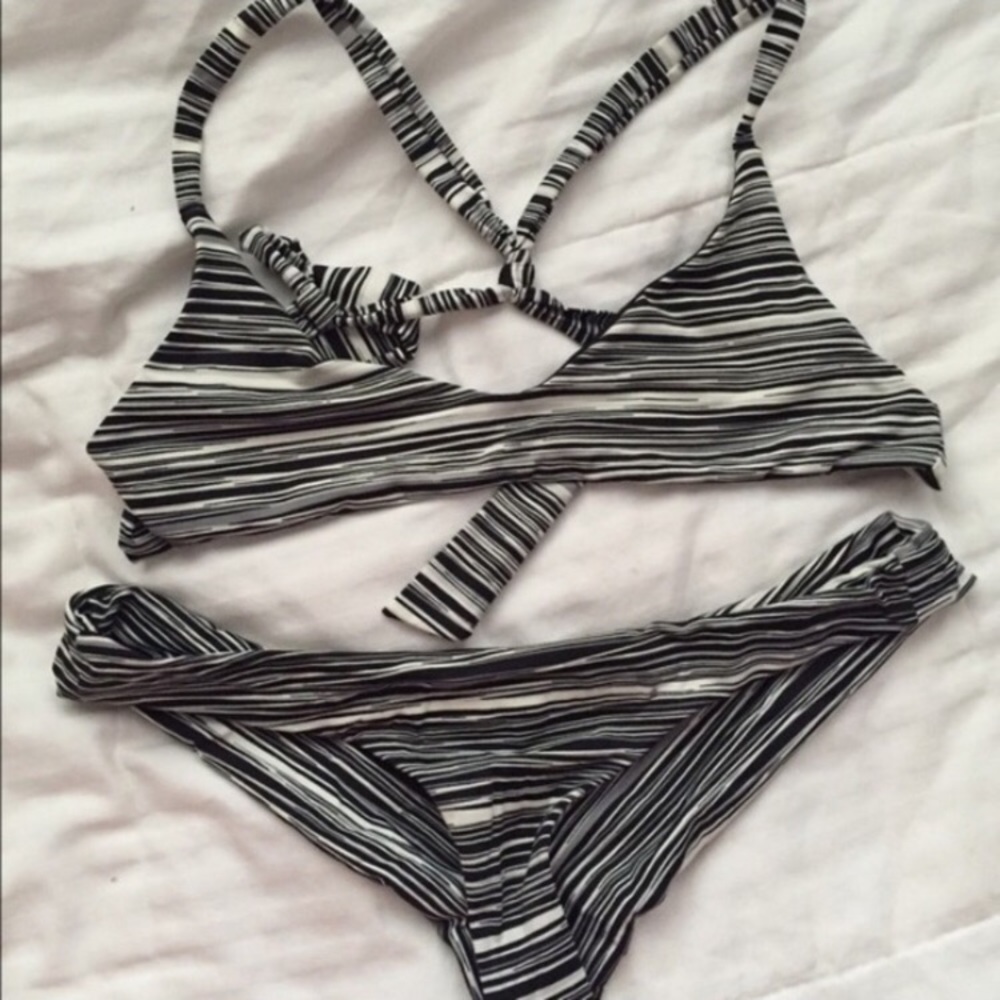 Frankie's Bikinis Top
