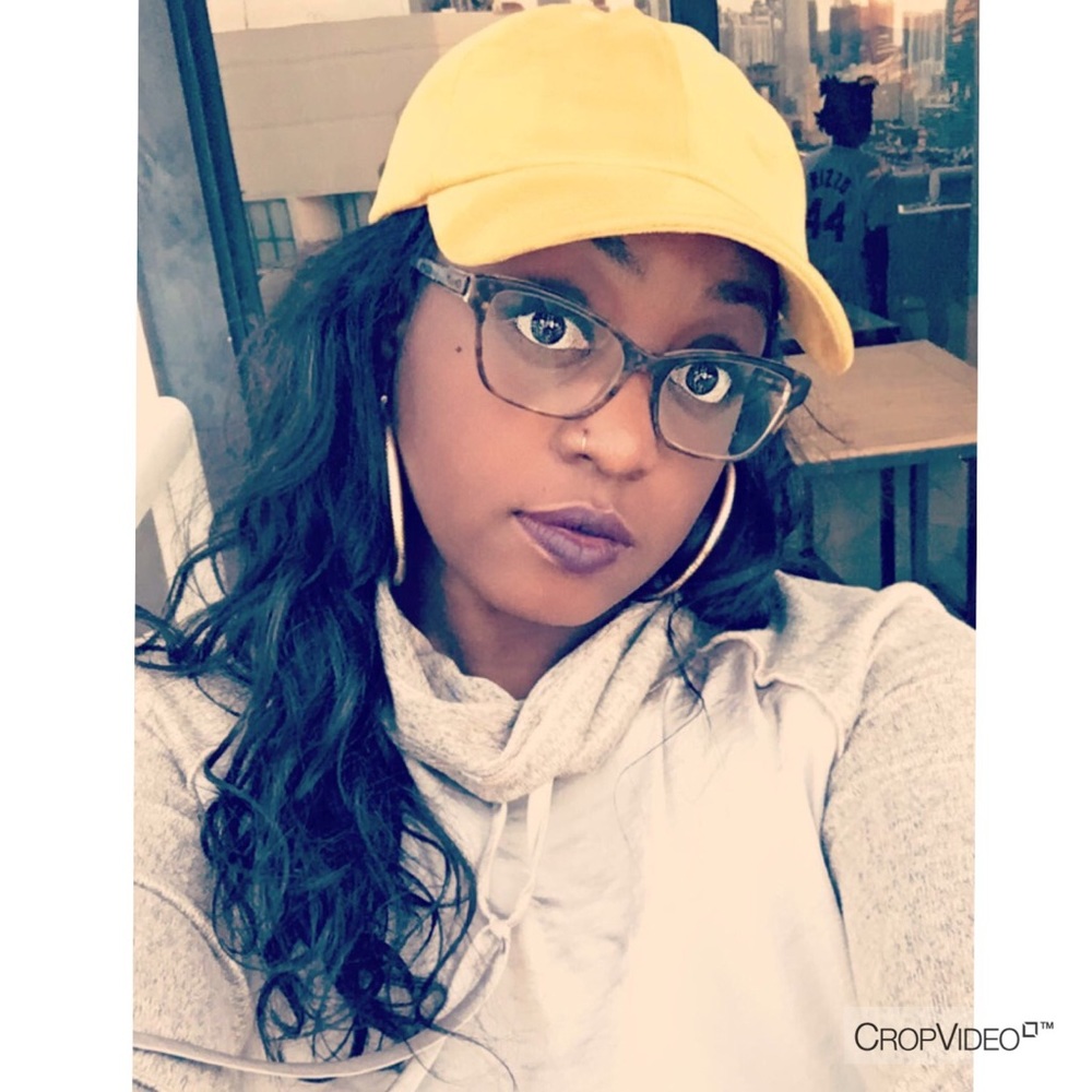 Meet your Posher, Domonique