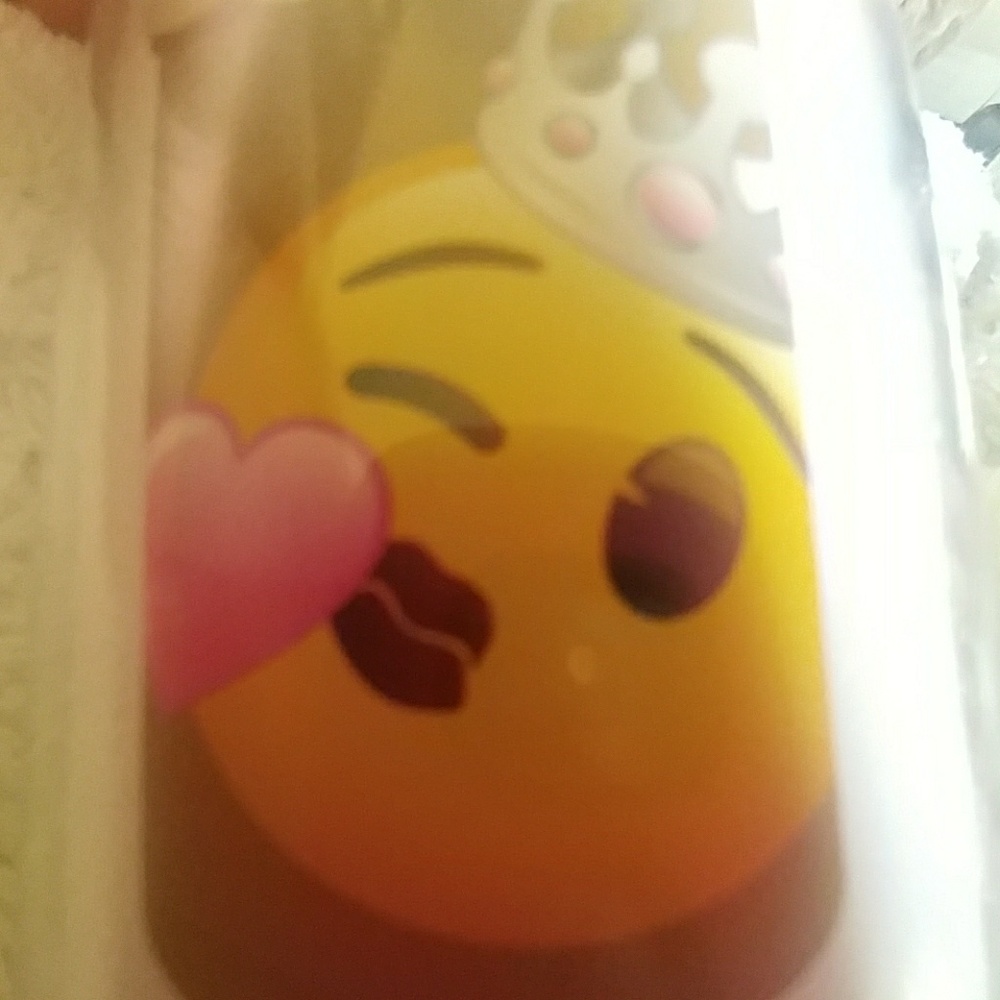 Meet your Posher, Yeidi