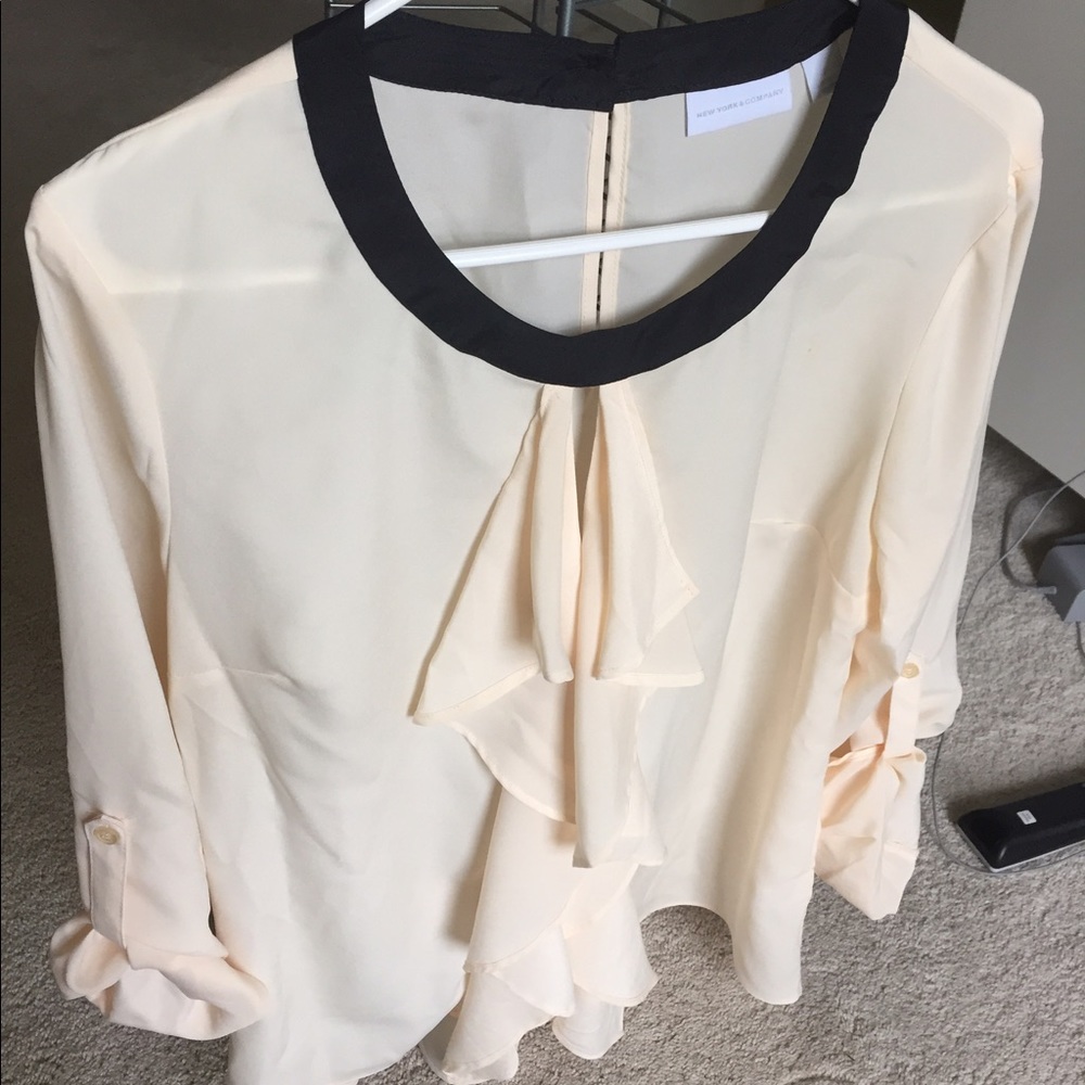 New York company beautiful blouse size L brand new