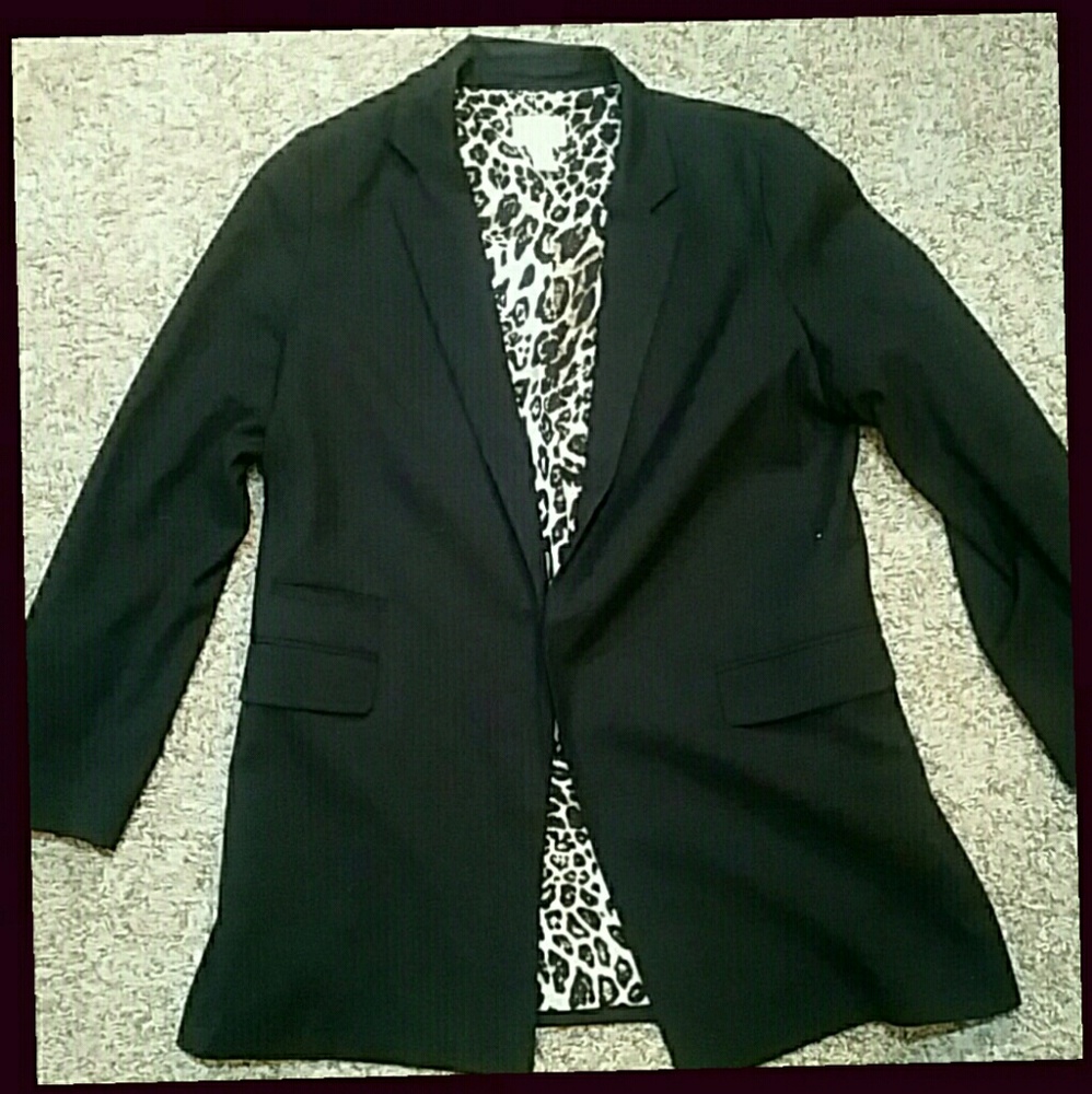 Boyfriend Style Blazer with Leopard Print Lining
