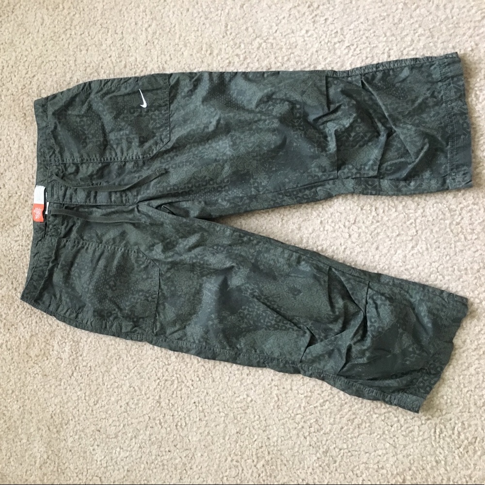 Nike capris pants