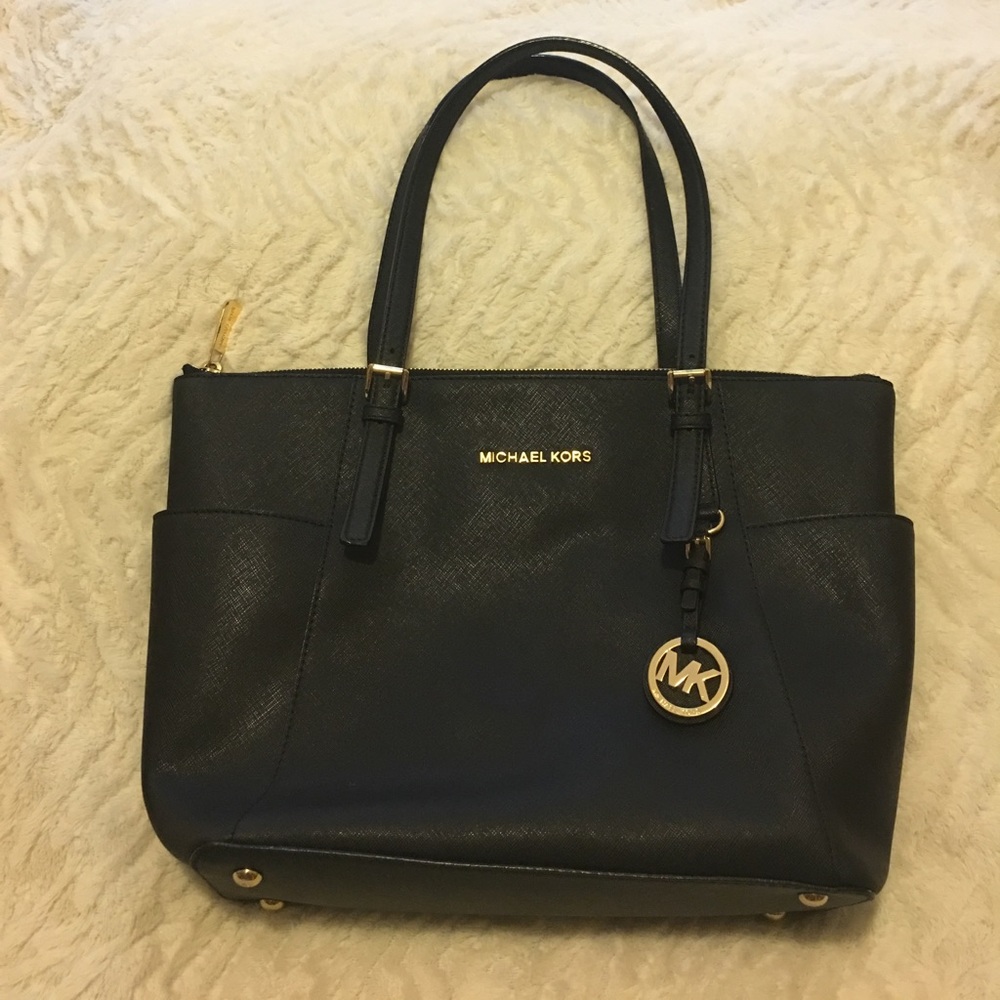 Michael Kors Jet Set Saffiano Top Zip Tote