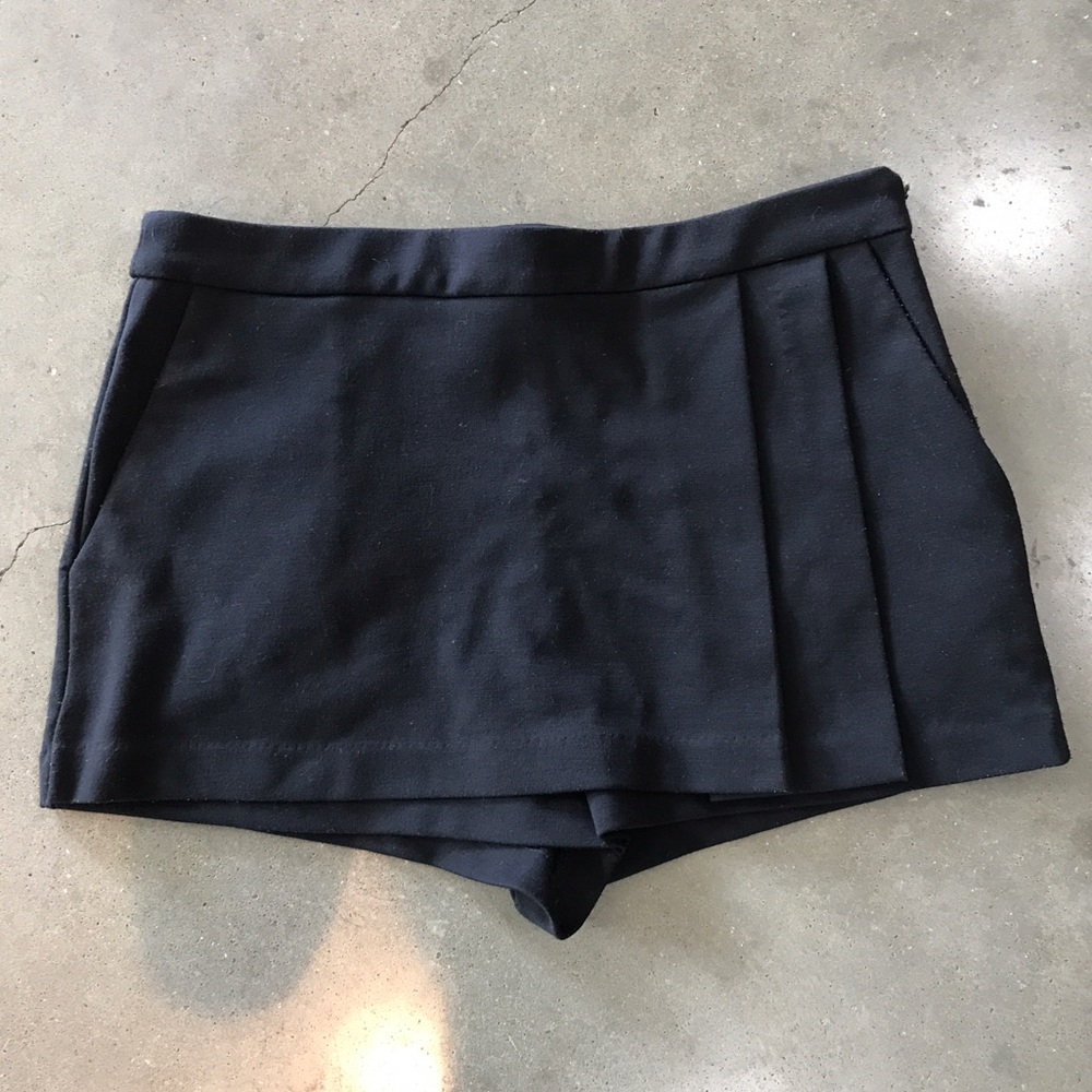Silence + Noise Black Skort