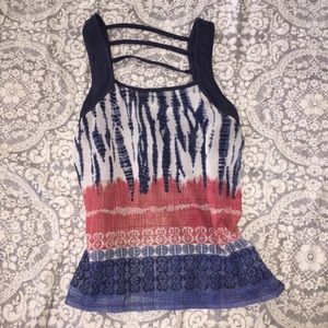 Flowy tank