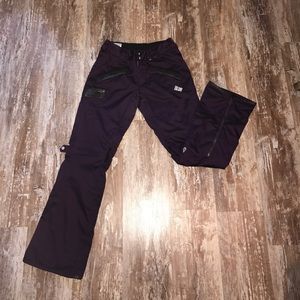 Volcom snowboard/ski pants. Rare purple.