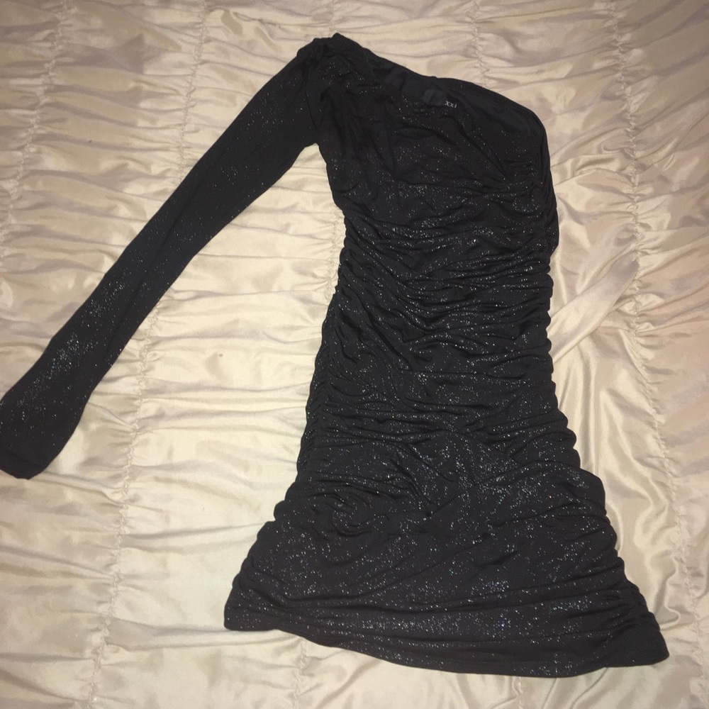 One sleeve 🖤 black sparkly✨ mini dress