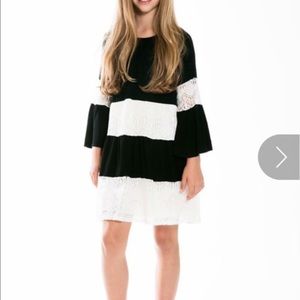 Kids lace bell sleeve dress