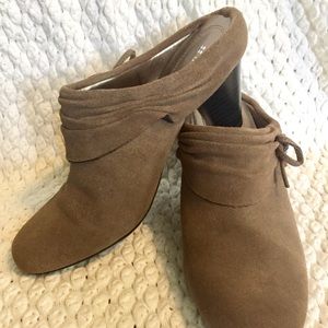 Naturalizer Mules size 7.5