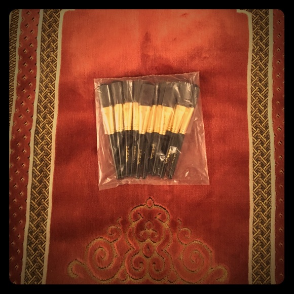 Beverly Hills Cosmetics Make up brushes - Picture 1 of 1