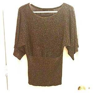 Sparkly top with wide sleeve