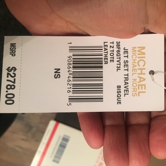 MICHAEL KORS JET SET BAG  BRAND NEW WITH TAGS💗🔥 - Picture 4 of 4