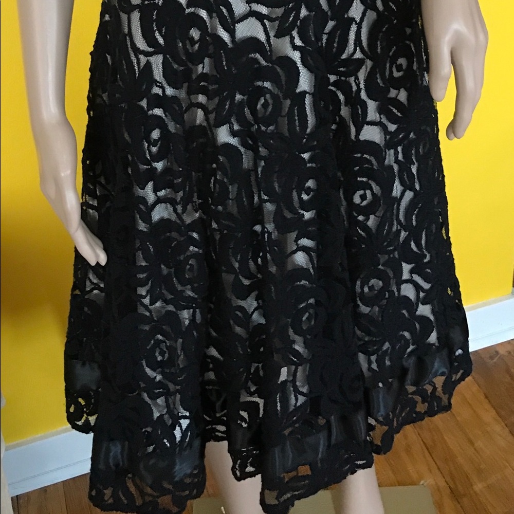 Dress - Picture 3 of 4