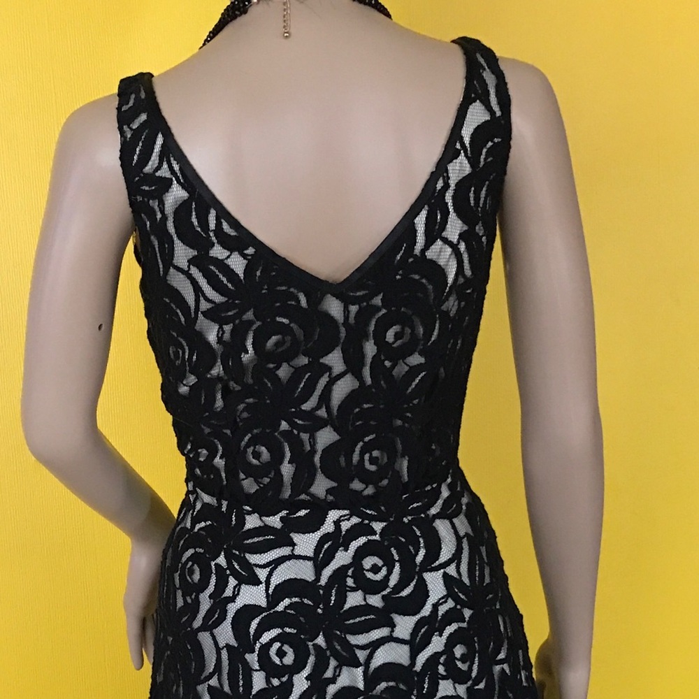 Dress - Picture 4 of 4