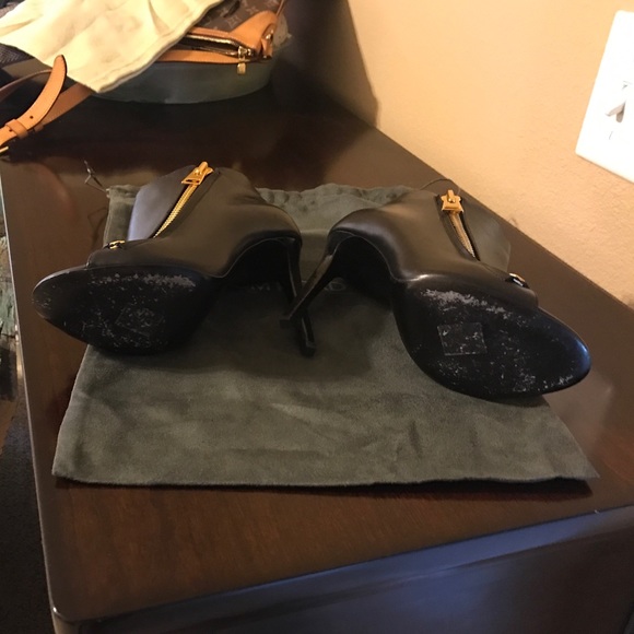 ❤❤❤Authentic Tom Ford Stilleto sz 38 - Picture 2 of 4