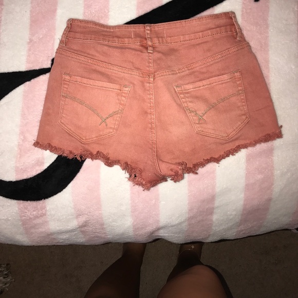 Bullhead high waisted shorts - Picture 2 of 3