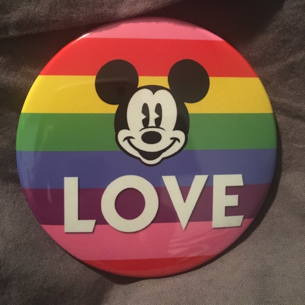 Disney Love button