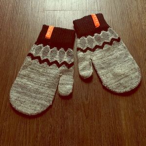 RARE Reyka Vodka Mittens