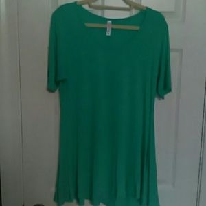 EUC Medium LulaRoe Perfect T