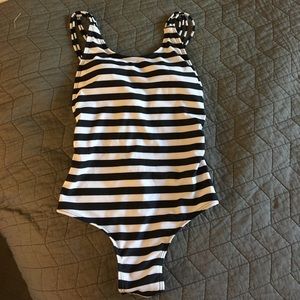 BLACK AND WHITE STRIPED ONE PIECE