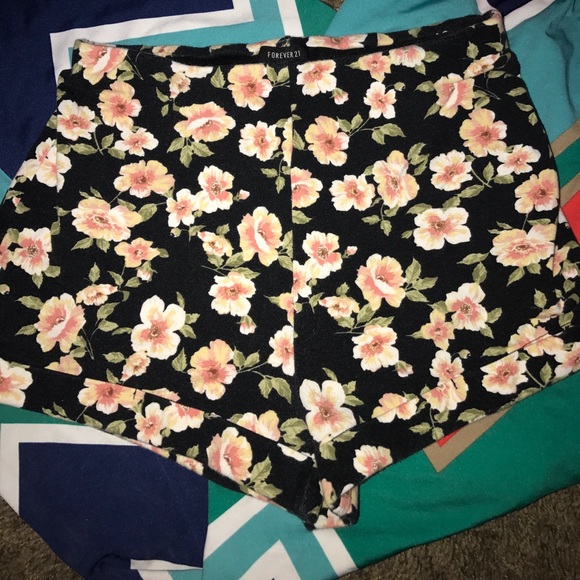 Forever 21 high waisted floral shorts! - Picture 1 of 1