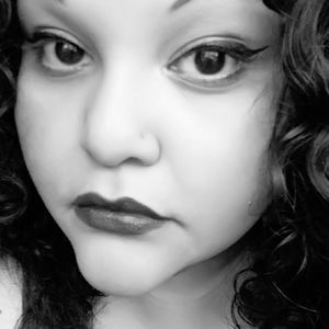 Meet your Posher, Iris