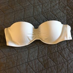 WHITE STRAPLESS BIKINI TOP