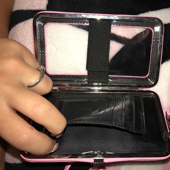 Lot of wristlets - Picture 2 of 5